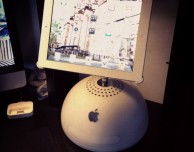 Un originale stand per iPad realizzato grazie ad un vecchio iMac G4