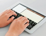In Giappone vendono la tastiera in silicone che si applica all’iPad
